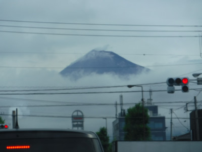 富士山が頂きを現した
