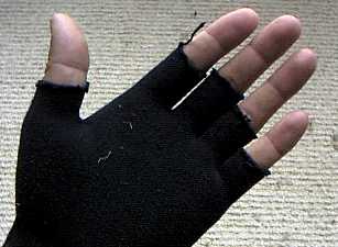 化繊薄手生地製の「伸びーるタイプ」の手袋