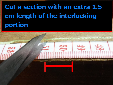 Take a 1.5cm (0.6in) length to make interlocking joint.